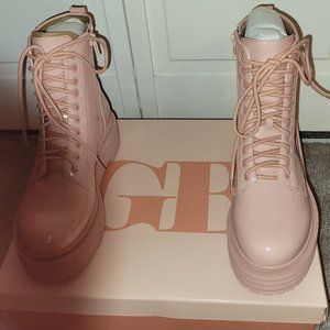 GB Moonwalk combat boots NWT 8M - Mellow rose